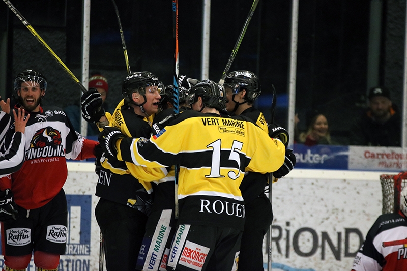 Photo hockey Division 2 - Division 2 : playoff, huitime de finale, match 1 : Morzine-Avoriaz vs Rouen II - Morzine se sort du pige