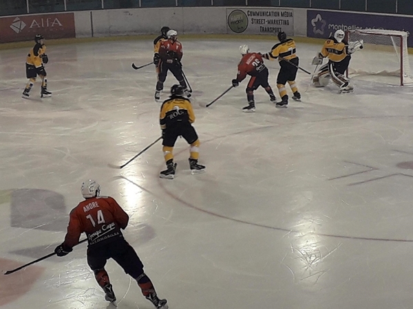 Photo hockey Division 2 - Division 2 : playoff, huitime de finale, match 2 : Montpellier  vs Rouen II - Un rsultat sans surprises.