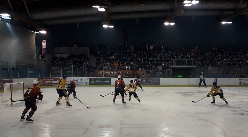 Photo hockey Division 2 - Division 2 : playoff, quart de finale, match 2 : Montpellier  vs Villard-de-Lans - 1/4 de finale retour entre les Vipers et les Ours.