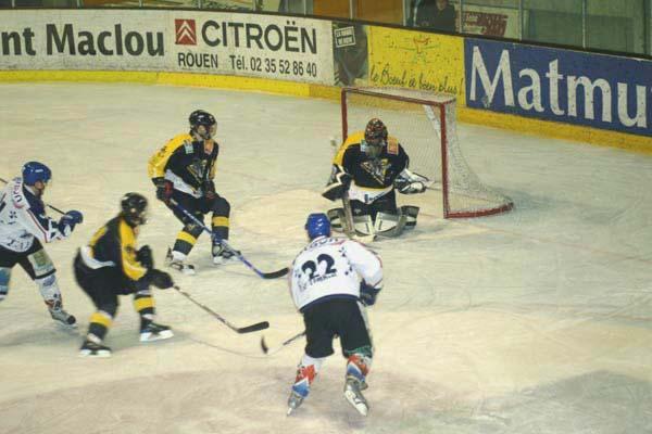 Photo hockey Division 2 - Division 2 : Rouen II (Dragons Acad�mie) - D2 : Brest pas compl�tement en rade