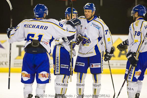 Photo hockey Division 2 - Division 2 : Villard-de-Lans (Les Ours) - Villard-de-Lans : voilà la D2 ! Photo hockey Division 2 - Division 2 : Villard-de-Lans (Les Ours) - Villard-de-Lans : voilà la D2 !