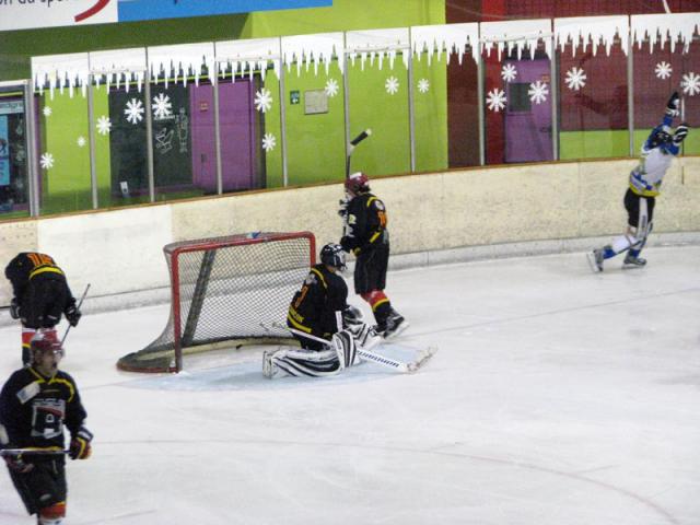 Photo hockey Division 3 - D3 : 10me journe : Besanon vs Chlons-en-Champagne - D3 : Le crime tait presque parfait