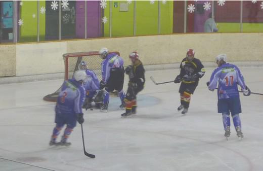 Photo hockey Division 3 - D3 : 2me journe : Besanon vs Epinal  - Besanon joue  se faire peur
