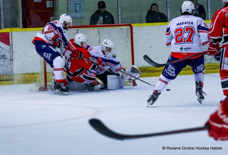 Photo hockey Division 3 - D3 - carr final - J2 : Dijon  vs Luxembourg - La tornade stoppe par la muraille tchque