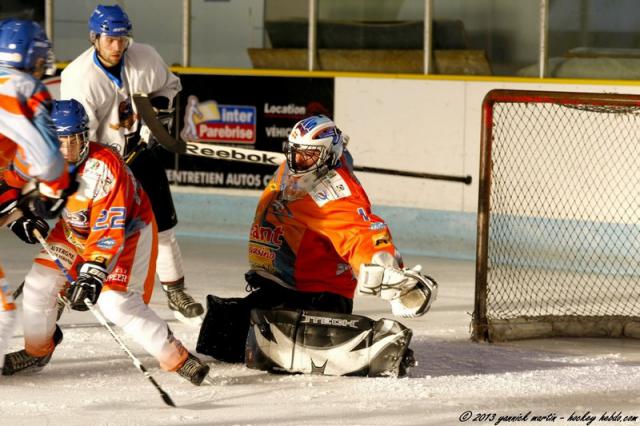 Photo hockey Division 3 - D3 : journe du 05/10/2013 : Clermont-Ferrand II vs Marseille - Les Spartiates infligent une correction aux Sangliers Arvernes 2