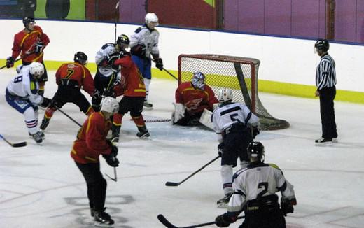 Photo hockey Division 3 - D3 : journe du 08/11/2014 : Besanon vs Luxembourg - La chute de l