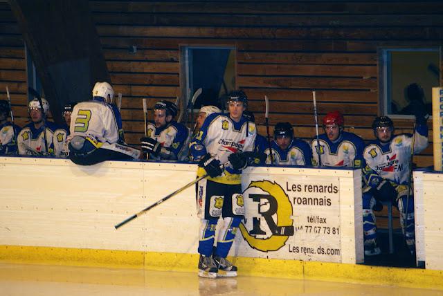 Photo hockey Division 3 - D3 : Play Off : Roanne vs Chlons-en-Champagne - Un patin en quart de finale