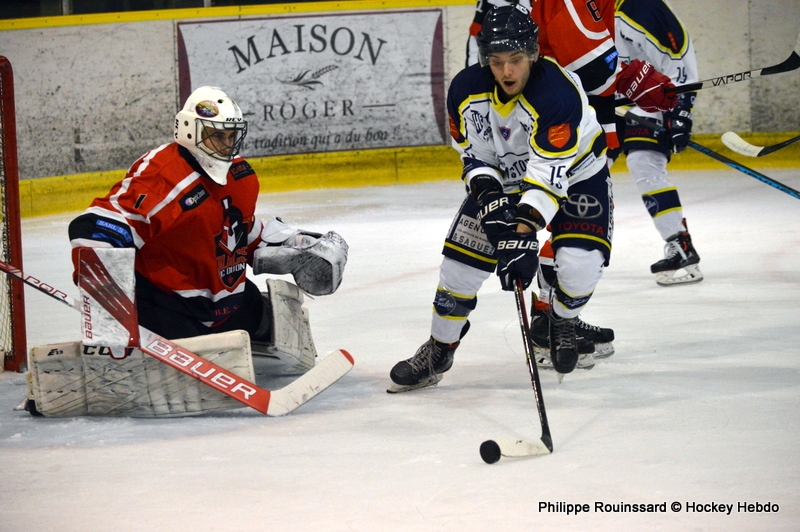 Photo hockey Division 3 - D3 -1/8 finale Aller : Dijon  vs Avignon - Au milieu du gu