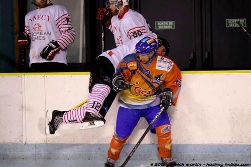 Photo hockey Division 3 - Division 3 : journe du 17-18 octobre 2015 : Clermont-Ferrand II vs Annecy II - Les Chevaliers du Lac coulent la rserve des Sangliers Arvernes