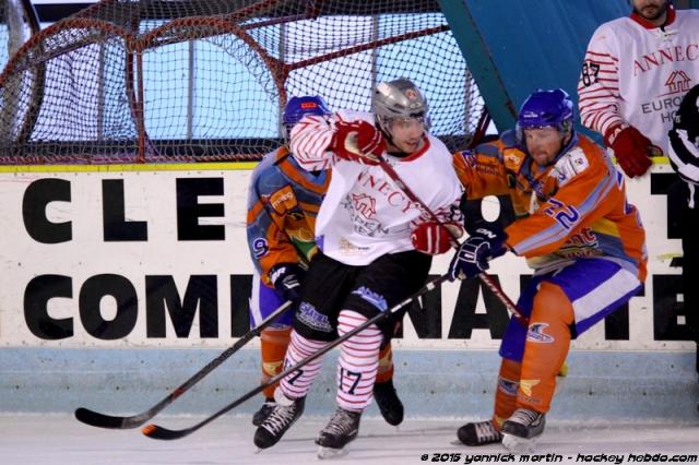 Photo hockey Division 3 - Division 3 : journe du 17-18 octobre 2015 : Clermont-Ferrand II vs Annecy II - Les Chevaliers du Lac coulent la rserve des Sangliers Arvernes