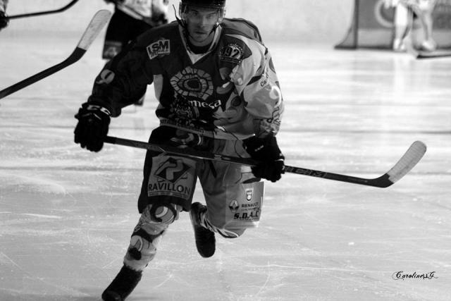 Photo hockey Division 3 - Division 3 : journes du 5 - 6 novembre 2016 : Amiens U20 vs Chlons-en-Champagne - Avec courage