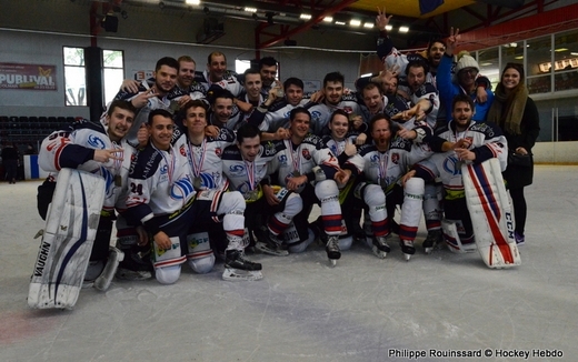 Photo hockey Division 3 - Division 3 : Play-Off carr final - J3 : Asnires vs Caen II - Caen II sur le podium !