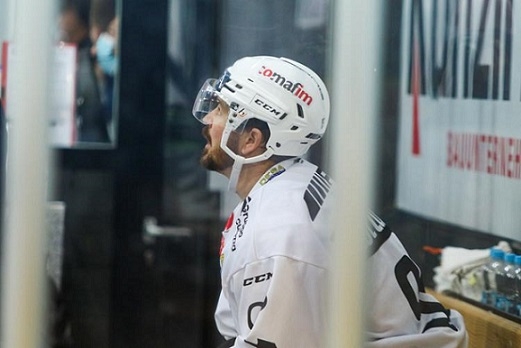 Photo hockey Europe : Continental Cup - CHL -  : Lugano vs Berlin - Lugano, par ici la sortie
