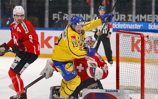 Photo hockey Hockey en Europe -  : Suède (SWE) vs Suisse (SUI) - SWISS Ice Hockey Games: La Suède commence bien