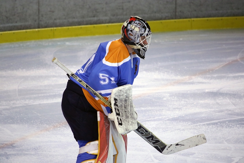 Photo hockey Hockey en France -  : Annecy vs Chamonix  - Le Chevalier pique le premier