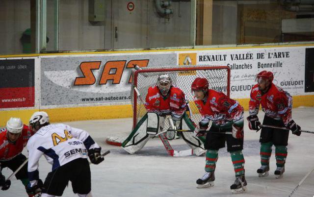 Photo hockey Hockey en France -  : Chamonix  vs Mont-Blanc - La premire pour Mont-Blanc