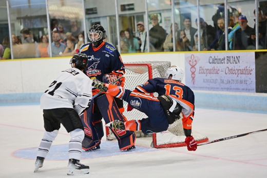 Photo hockey Hockey en France - : Clermont-Ferrand vs Toulouse-Blagnac - Amical D2 – Les Bélougas frappent fort face à des Sangliers diminués Photo hockey Hockey en France - : Clermont-Ferrand vs Toulouse-Blagnac - Amical D2 – Les Bélougas frappent fort face à des Sangliers diminués