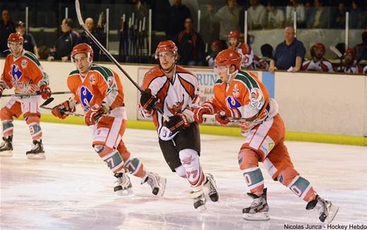 Photo hockey Hockey en France -  : Courbevoie  vs Neuilly/Marne - Amical : Courbevoie de justesse