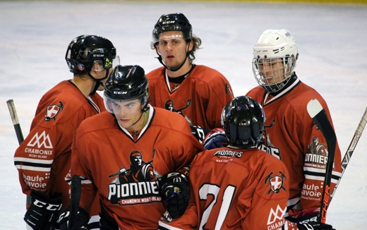 Photo hockey Hockey en France -  : Courchevel-Mribel-Pralognan vs Chamonix  - Le 7-4 pour Chamonix