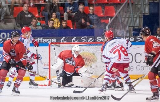 Photo hockey Hockey en France -  : Grenoble  vs Chamonix  - Grenoble fait le mtier en vingt minutes