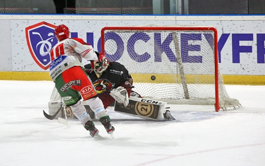 Photo hockey Hockey en France -  : Mont-Blanc vs Morzine-Avoriaz - Renversant!