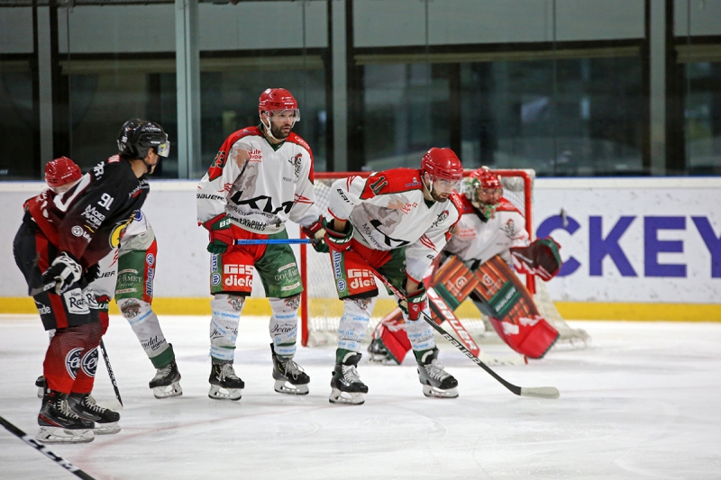 Photo hockey Hockey en France -  : Mont-Blanc vs Morzine-Avoriaz - Renversant!