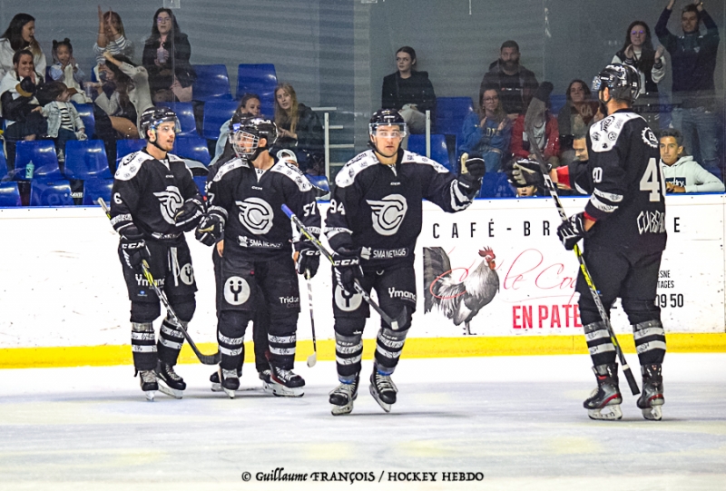 Photo hockey Hockey en France -  : Nantes  vs Cholet  - Les Corsaires de Nantes prennent leur revanche sur le voisin Choletais