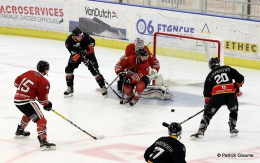 Photo hockey Hockey en France -  : Nice vs Chamonix / Morzine - Riviera Cup : Nice termine bien