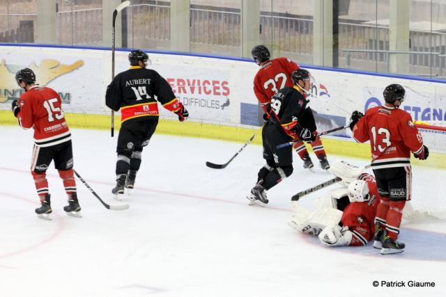 Photo hockey Hockey en France -  : Nice vs Chamonix / Morzine - Riviera Cup : Nice termine bien