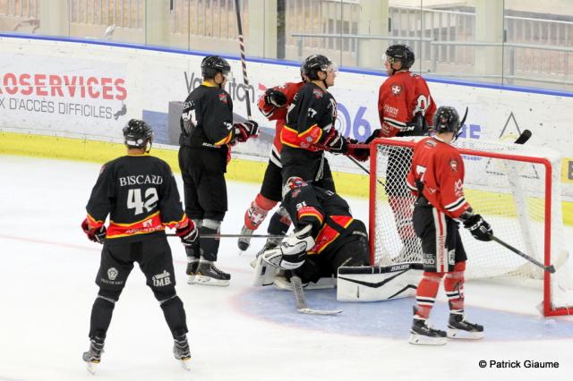 Photo hockey Hockey en France -  : Nice vs Chamonix / Morzine - Riviera Cup : Nice termine bien