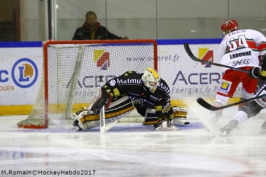 Photo hockey Hockey en France -  : Rouen vs Anglet - Rouen sur un patin
