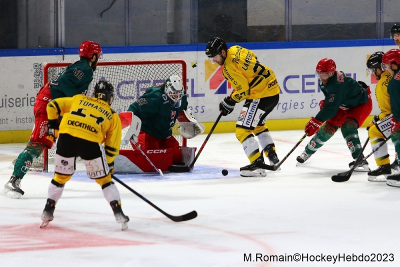 Photo hockey Hockey en France -  : Rouen vs Cergy-Pontoise - Reprise en fanfare pour les Dragons 