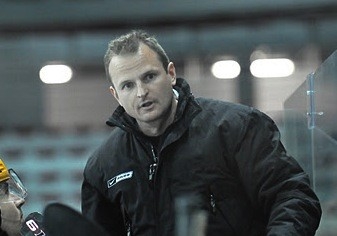 Photo hockey Hockey en France - Hockey en France -  Hte de revoir du hockey  Nmes !