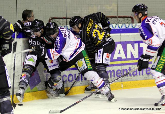 Photo hockey Hockey en France - Hockey en France : Rouen (Les Dragons) - Début réussi pour les Rouennais Photo hockey Hockey en France - Hockey en France : Rouen (Les Dragons) - Début réussi pour les Rouennais
