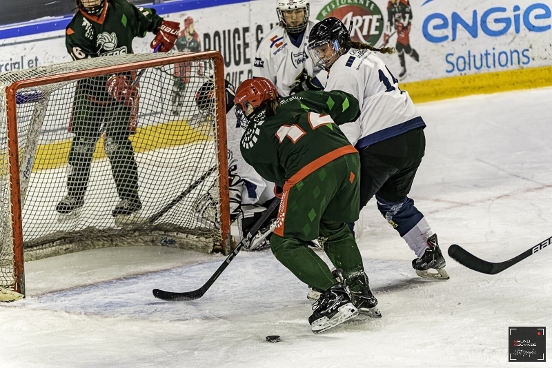 Photo hockey Hockey Fminin -  : Cergy-Pontoise / Fminin vs Dunkerque mineur / Fem. - Fminin lite : Cergy droule face  lquipe de Flandres