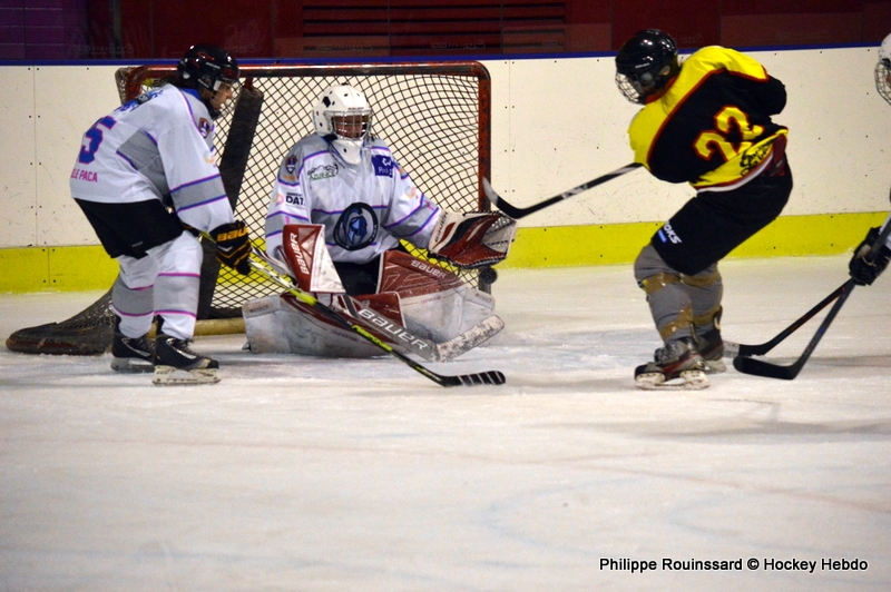 Photo hockey Hockey fminin - Hockey fminin - Fem Elite : Dans les serres de l