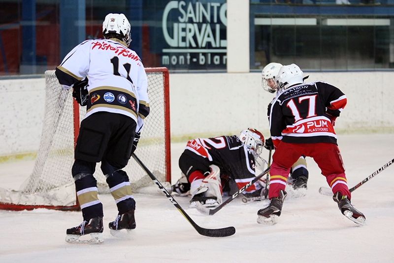 Photo hockey Hockey Mineur - Hockey Mineur - 1/2 finale U15 Elite : HC 74 confirme !