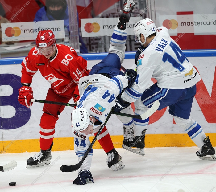 Photo hockey KHL - Kontinental Hockey League - KHL - Kontinental Hockey League - KHL : Bien repris