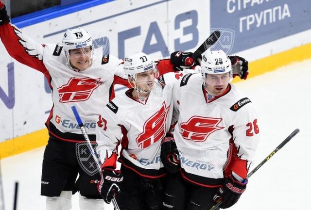 Photo hockey KHL - Kontinental Hockey League - KHL - Kontinental Hockey League - KHL : Dans les serres de l