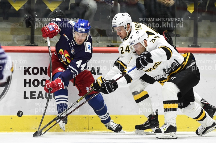 Photo hockey KHL - Kontinental Hockey League - KHL - Kontinental Hockey League - KHL : Effort jusq