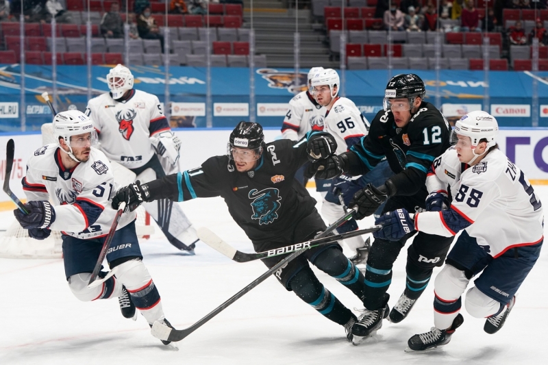 Photo hockey KHL - Kontinental Hockey League - KHL - Kontinental Hockey League - KHL : Il court, il court, le Leopard