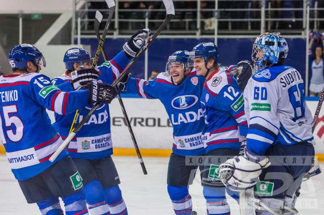 Photo hockey KHL - Kontinental Hockey League - KHL - Kontinental Hockey League - KHL : La bataille fait rage