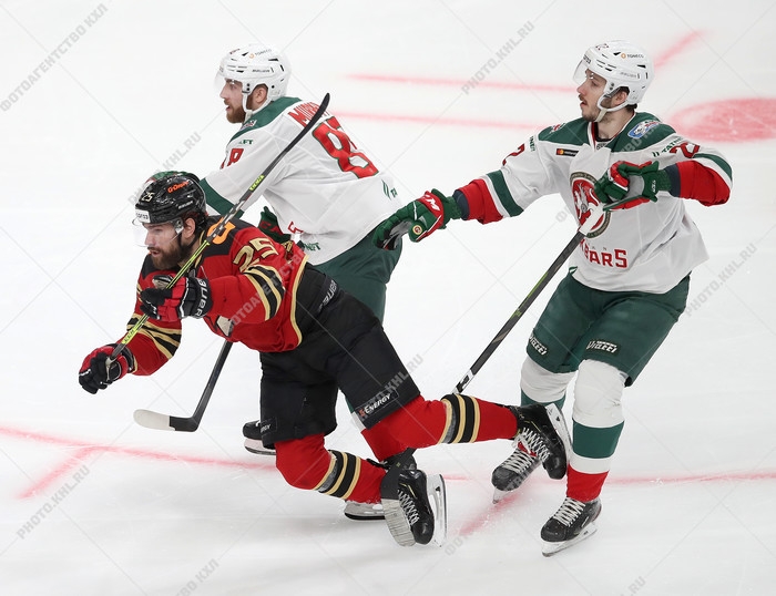 Photo hockey KHL - Kontinental Hockey League - KHL - Kontinental Hockey League - KHL : La panthre des neiges sort du bois