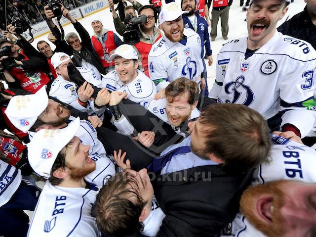 Photo hockey KHL - Kontinental Hockey League - KHL - Kontinental Hockey League - KHL : La tte dans les toiles