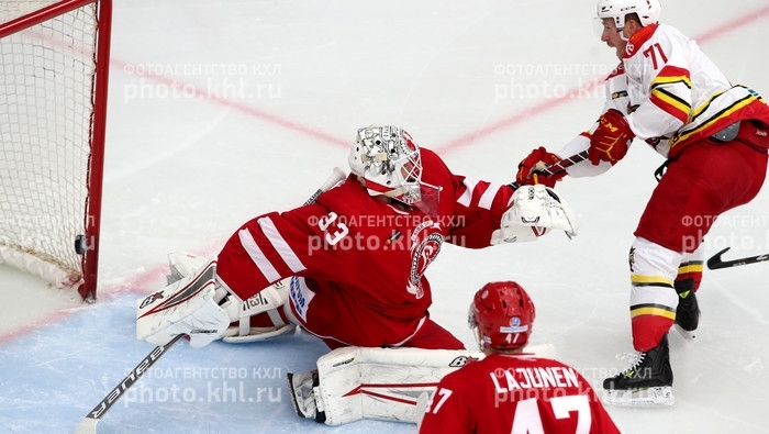 Photo hockey KHL - Kontinental Hockey League - KHL - Kontinental Hockey League - KHL : Le dragon terrasse le chevalier