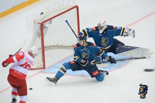 Photo hockey KHL - Kontinental Hockey League - KHL - Kontinental Hockey League - KHL : Le Gladiateur terrasse les fauves