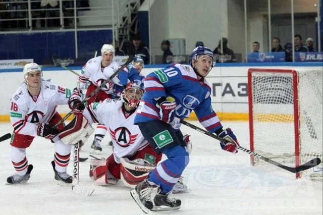 Photo hockey KHL - Kontinental Hockey League - KHL - Kontinental Hockey League - KHL : Le Lada en panne