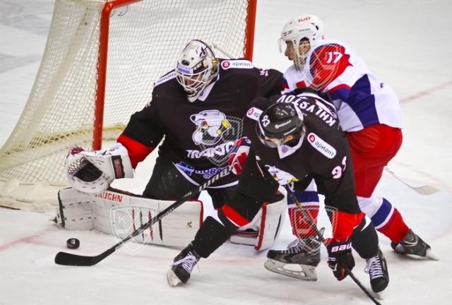 Photo hockey KHL - Kontinental Hockey League - KHL - Kontinental Hockey League - KHL : Le Traktor fait drailler le train