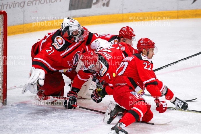 Photo hockey KHL - Kontinental Hockey League - KHL - Kontinental Hockey League - KHL : Les rouges galisent