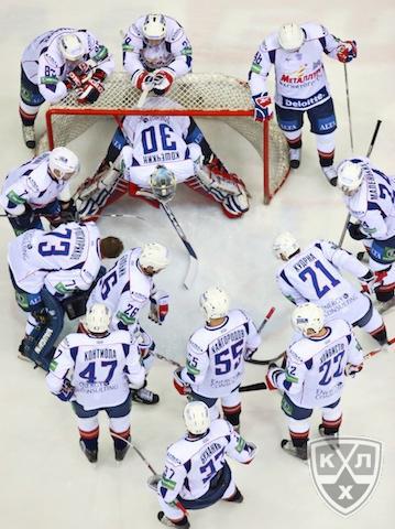Photo hockey KHL - Kontinental Hockey League - KHL - Kontinental Hockey League - KHL : Magnitogorsk  bloqu en 1/4